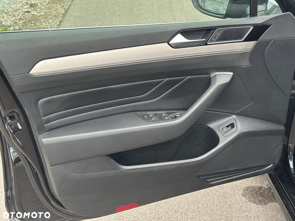 Volkswagen Passat 2.0 TSI 4Mot Highline DSG - 22