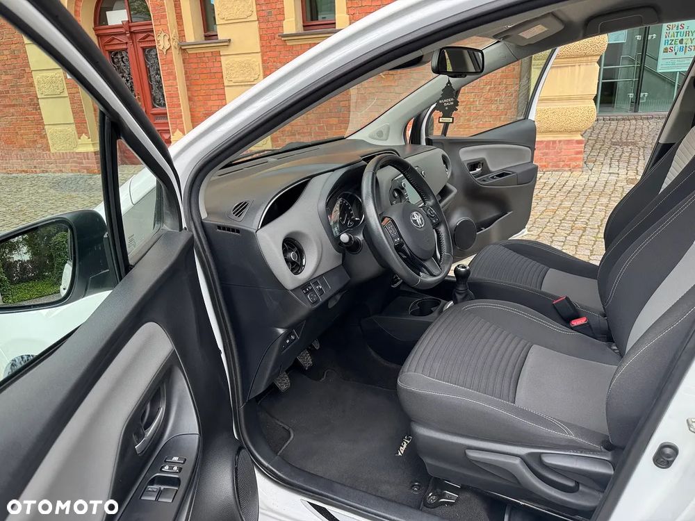 Toyota Yaris - 18