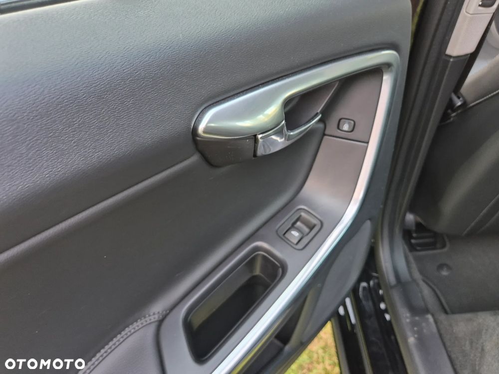 Volvo V60 D4 AWD Momentum - 26