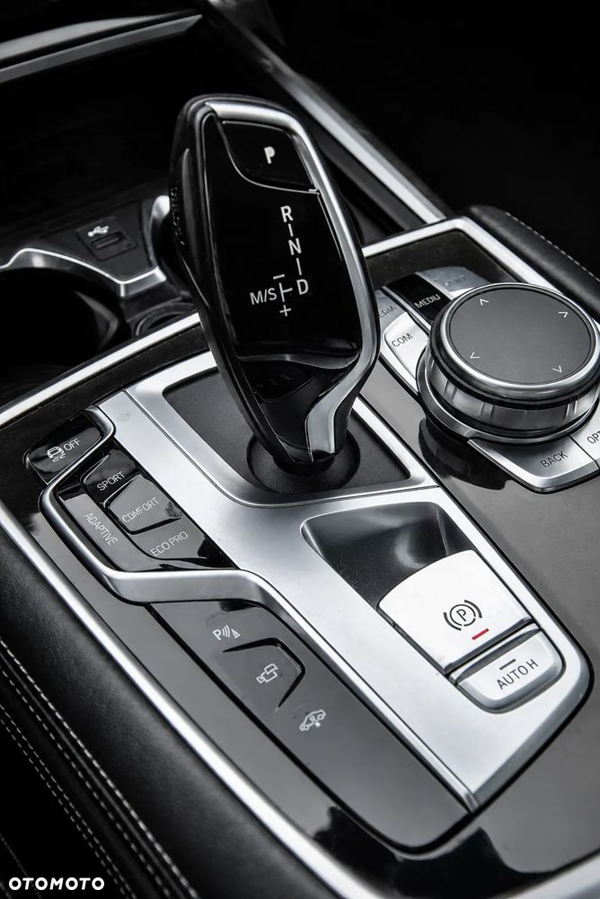 BMW Seria 7 750Li xDrive - 20