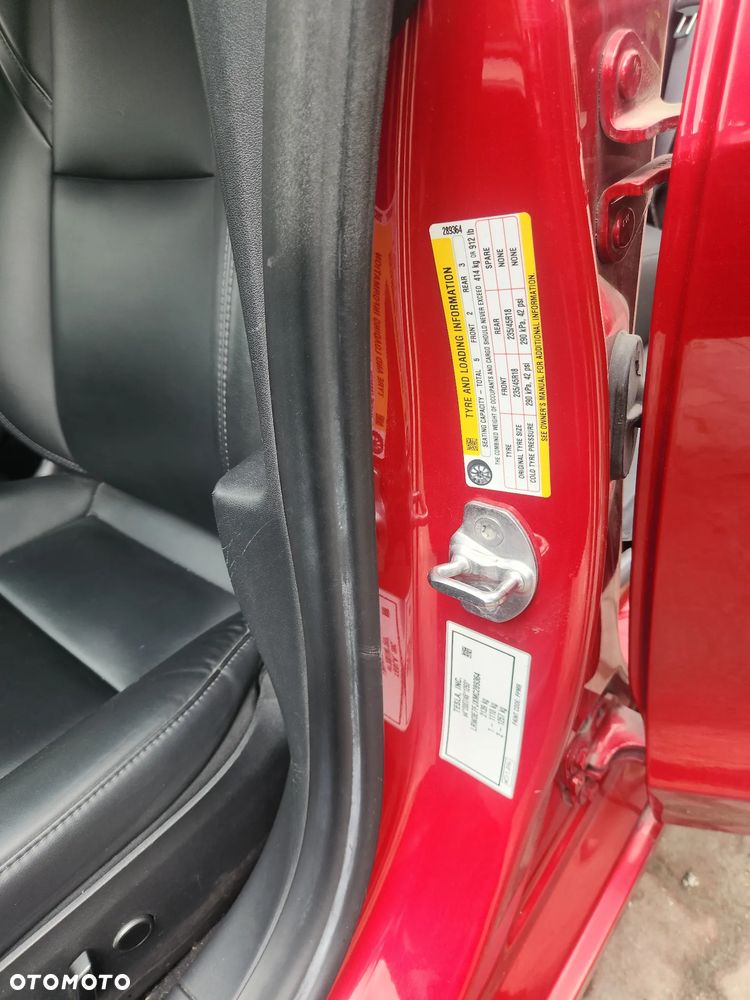 Tesla Model 3 Standard Reichweite Plus Hinterradantrieb - 12