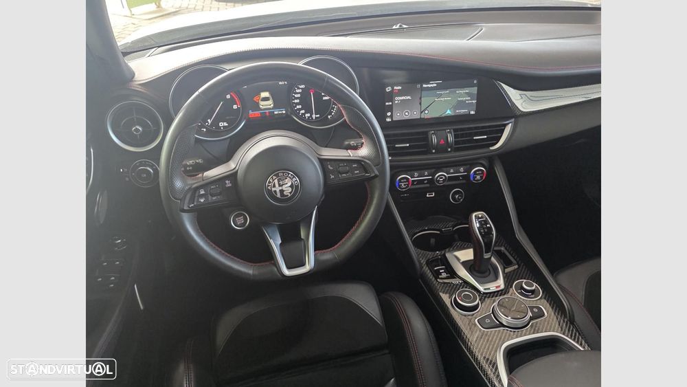 Alfa Romeo Giulia 2.2 D Estrema Q4 AT8 - 21