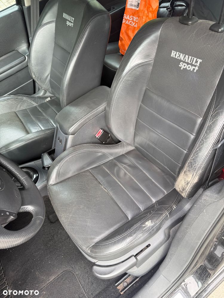Renault Megane 2.0 Sport - 11