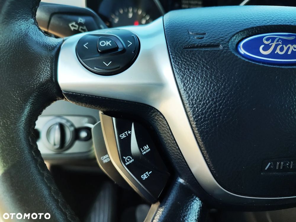 Ford Kuga 2.0 TDCi 2x4 Titanium - 20