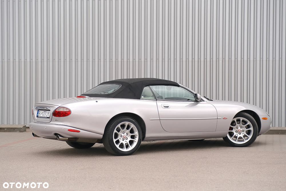 Jaguar XK8 - 36