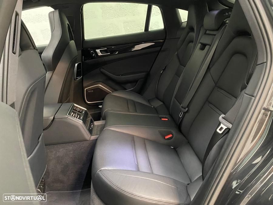 Porsche Panamera 4 E-Hybrid Platinum Edition - 56