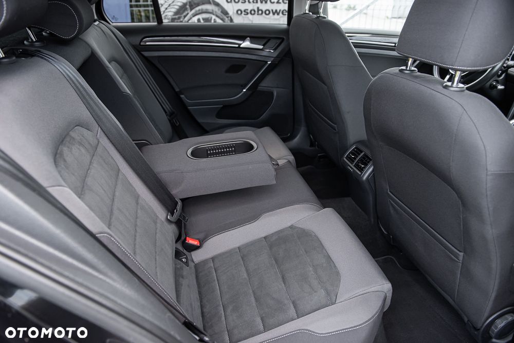 Volkswagen Golf - 31