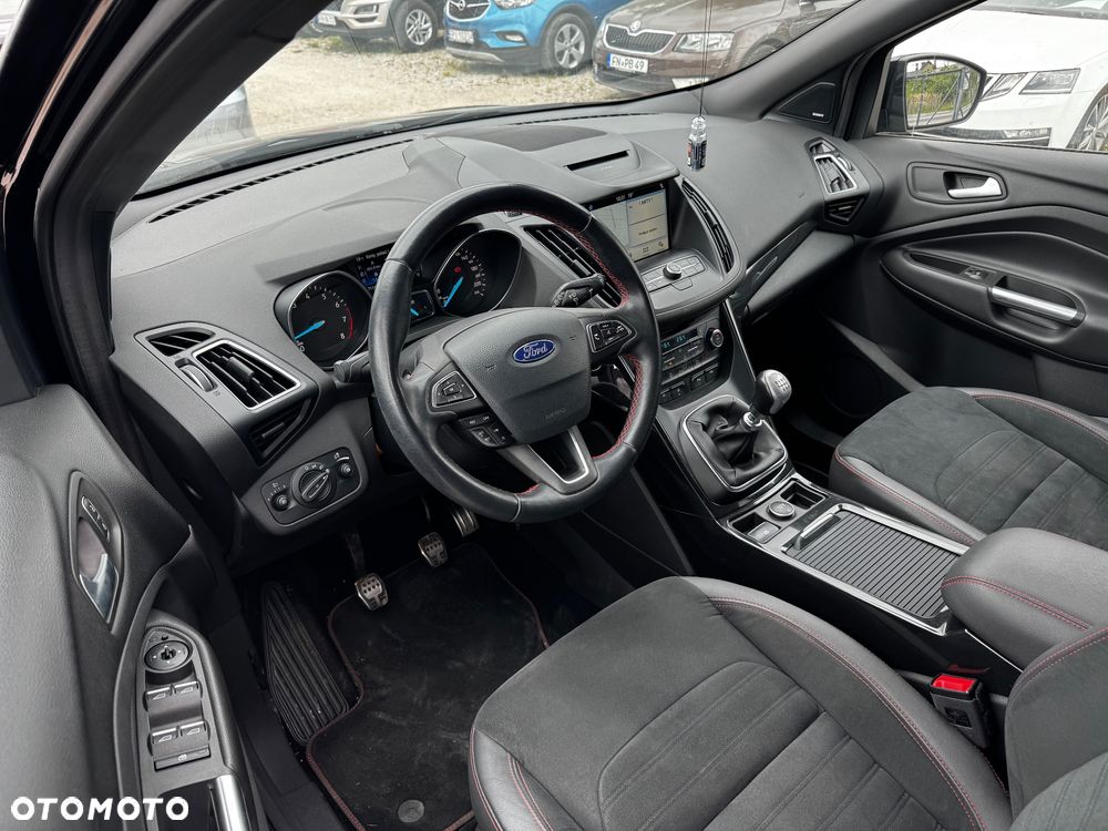Ford Kuga 1.5 EcoBoost 2x4 ST-Line - 38