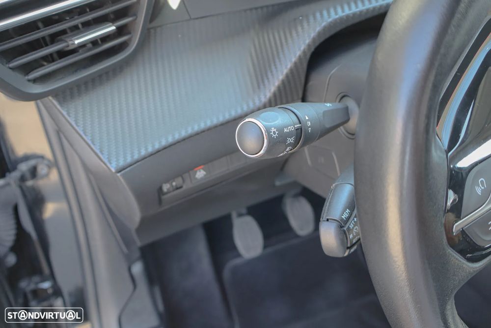 Peugeot 208 1.2 PureTech Allure - 29