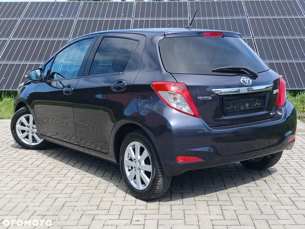 Toyota Yaris 1.33 VVT-i Lounge - 1