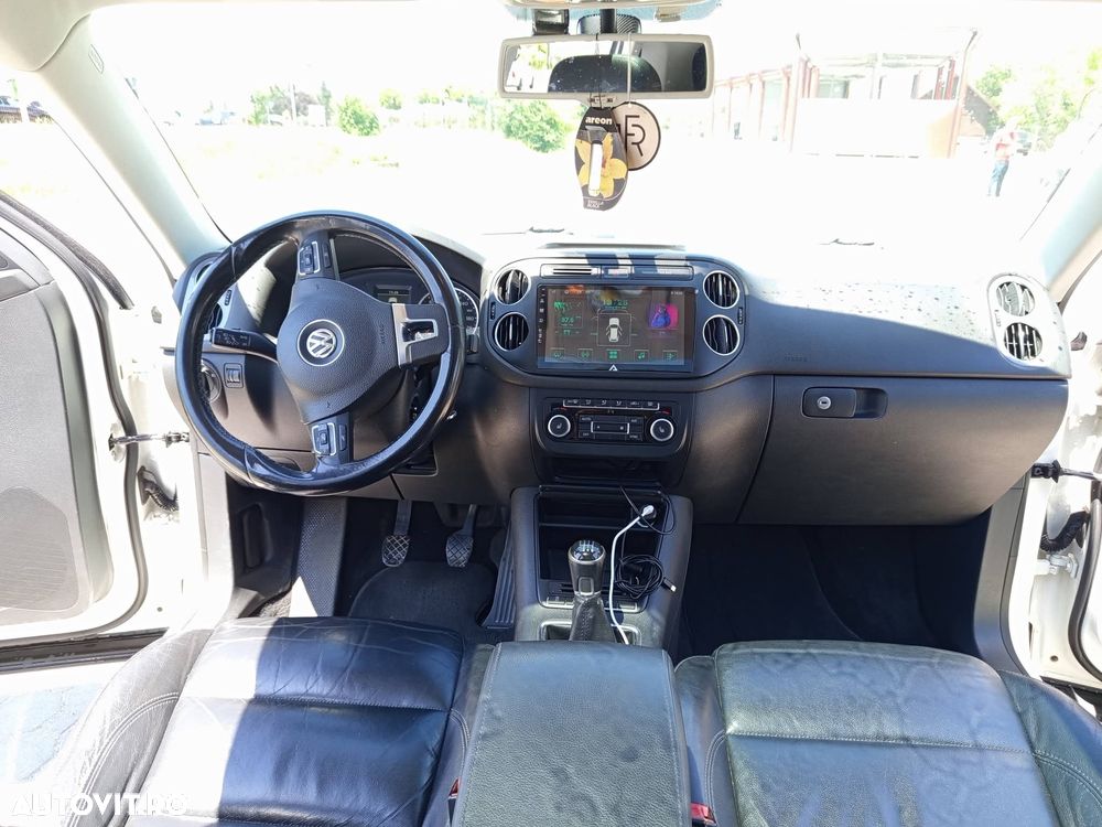 Volkswagen Tiguan 2.0 TDI DPF BlueMotion Technology Exclusive - 1