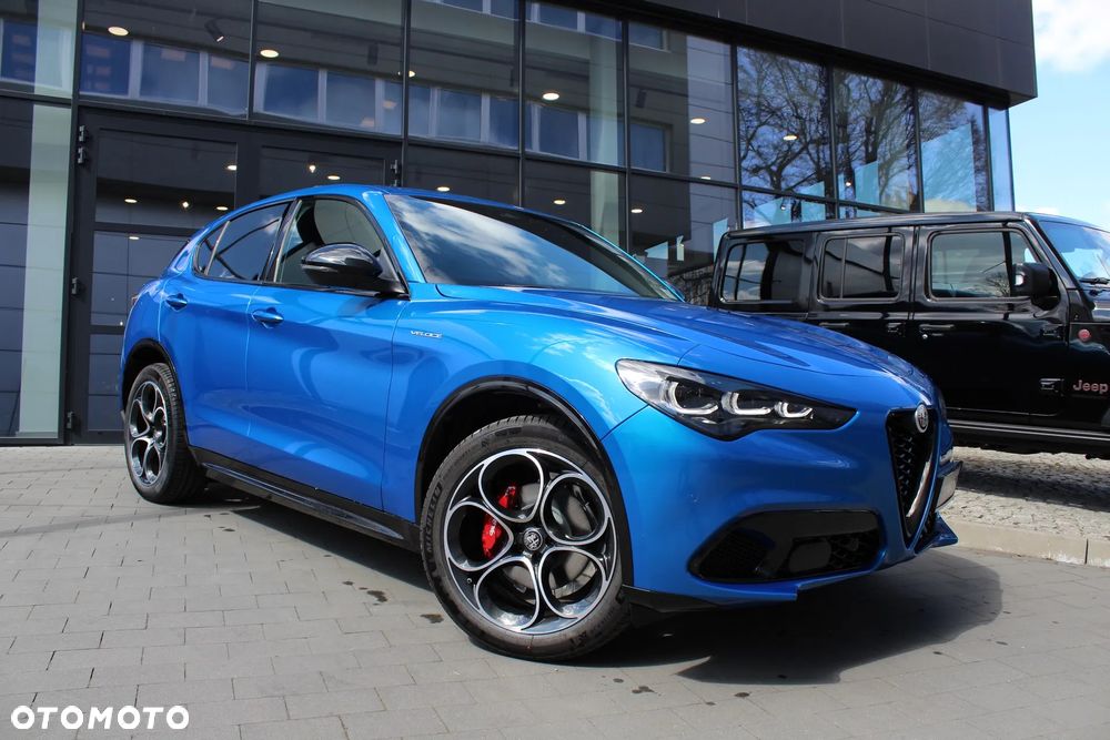 Alfa Romeo Stelvio - 8