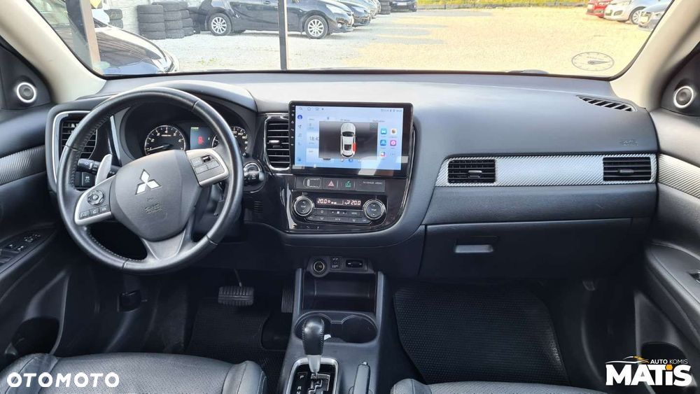 Mitsubishi Outlander - 4