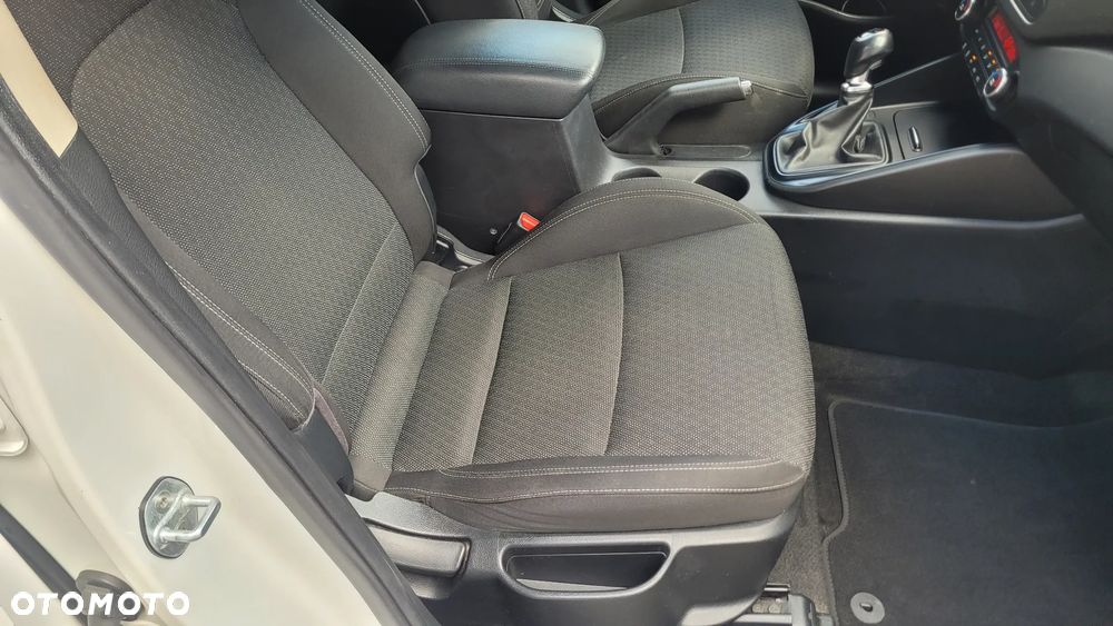 Kia Carens 1.7 CRDi 141 Dream Team Edition - 23