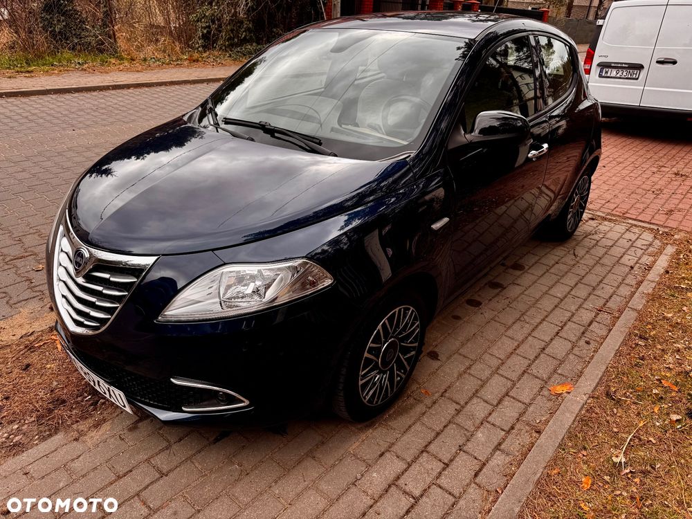 Lancia Ypsilon - 2