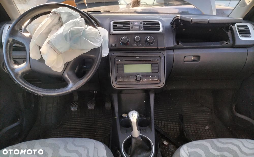 SKODA FABIA II 1.2 BBM 60KM KOD 9202 SILNIK KLAPA DRZWI LEWY PRAWY TYŁ PRZÓD ZDERZAK KIEROWNICA BŁOTNIK SZYBA LUSTERKO LAMPA SKRZYNIA CAŁY NA CZĘŚCI - 5