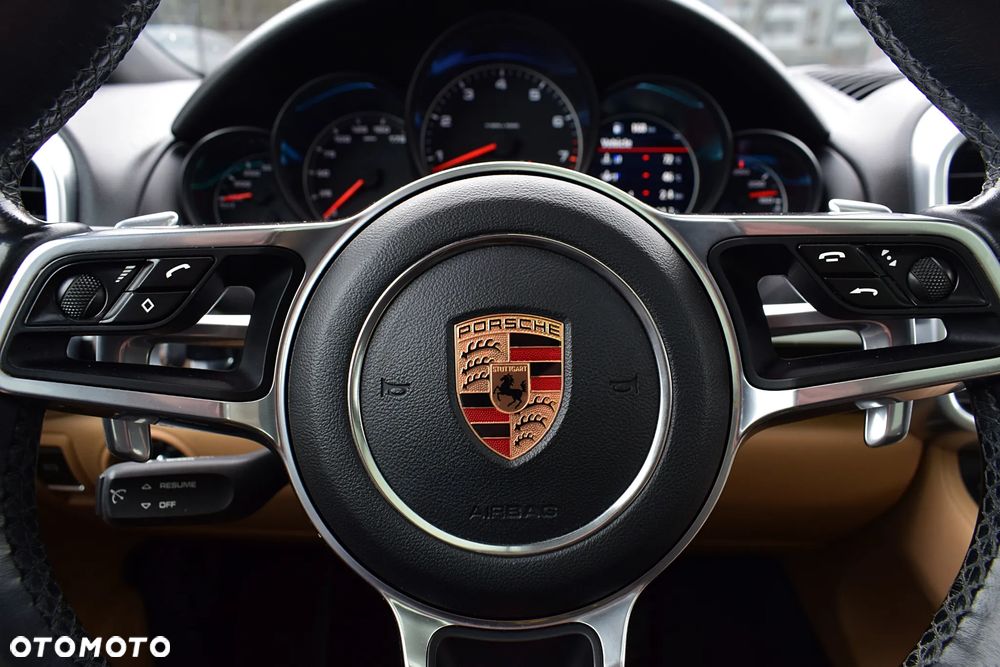 Porsche Cayenne Standard - 12