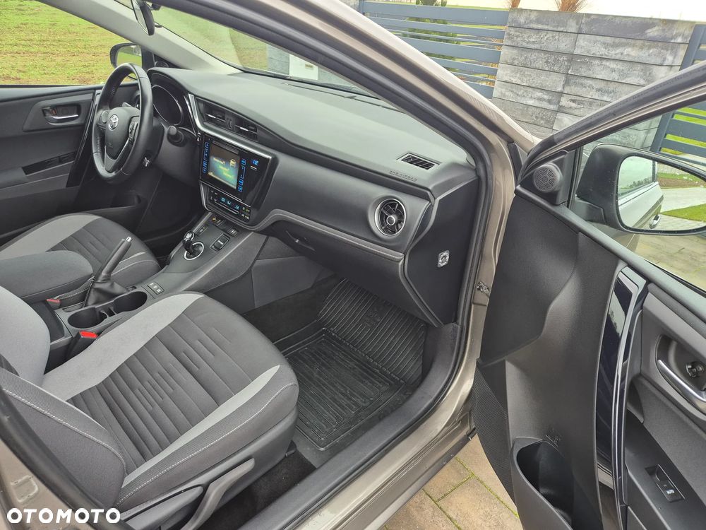 Toyota Auris - 14