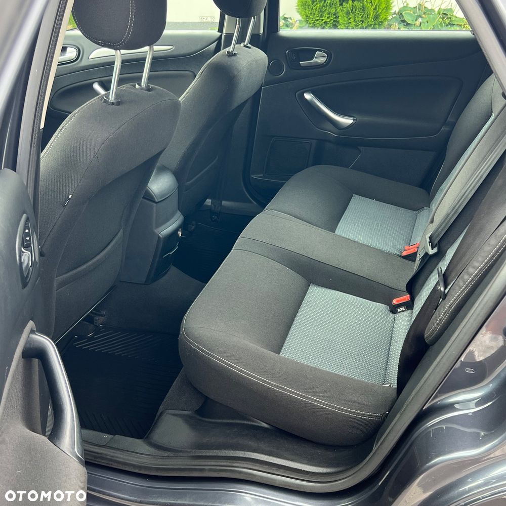 Ford Mondeo 2.0 Gold X Plus - 23