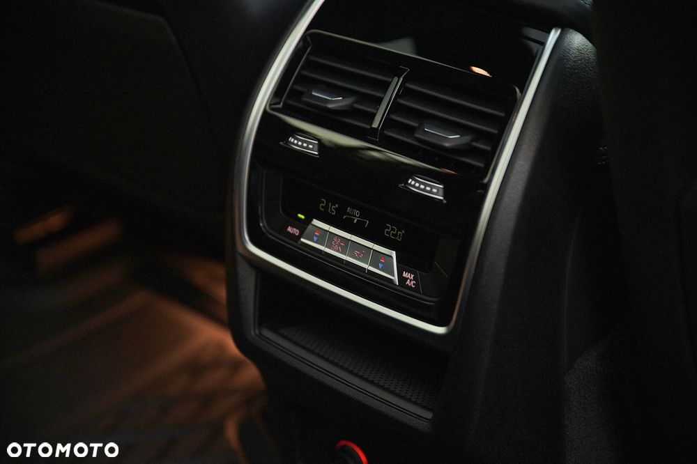 BMW X7 xDrive40i sport - 28