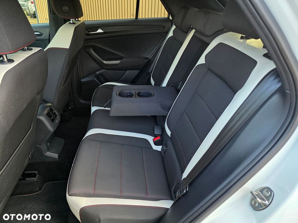 Volkswagen T-Roc - 20