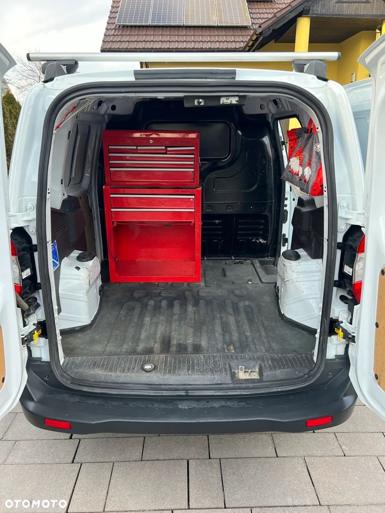 Ford Transit Courier - 9