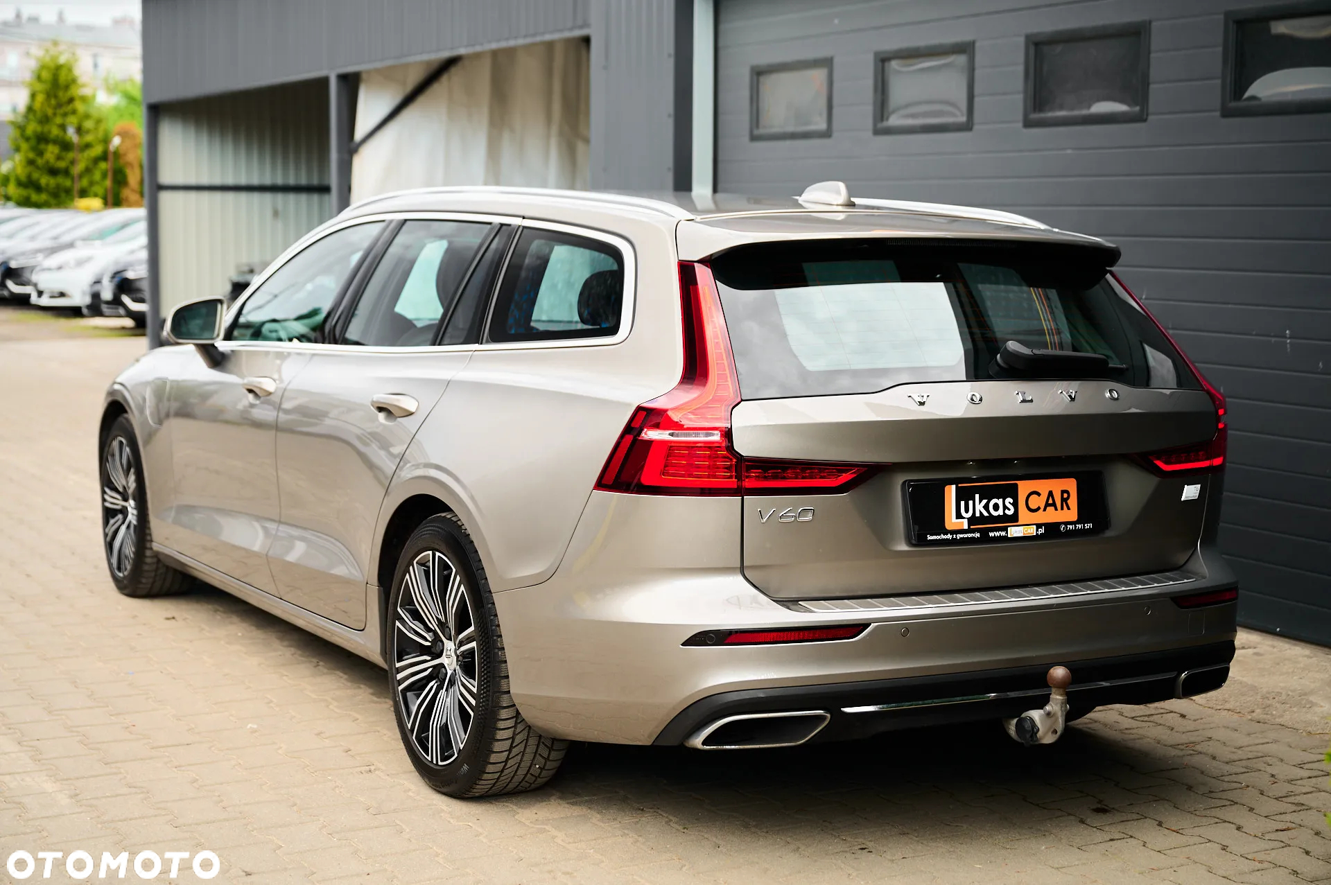 Volvo V60 T6 AWD Plug-In Hybrid Inscription Expression - 33