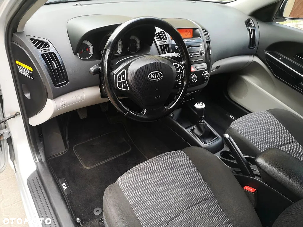 Kia Ceed - 15