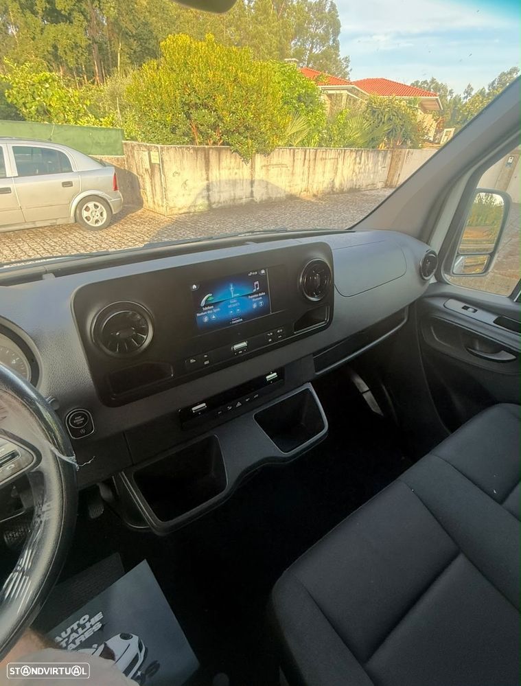 Mercedes-Benz Sprinter - 24