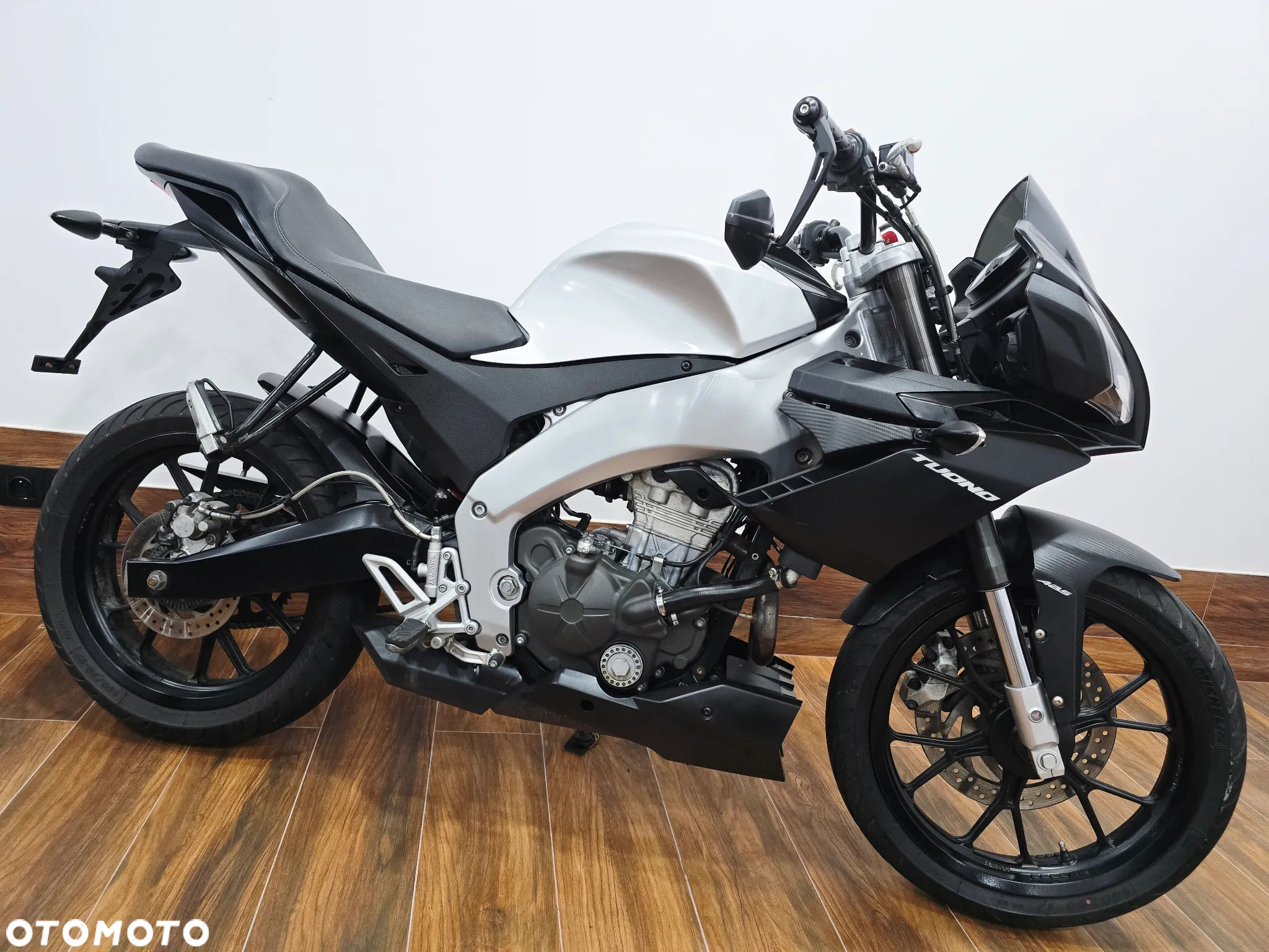 Aprilia Tuono - 9