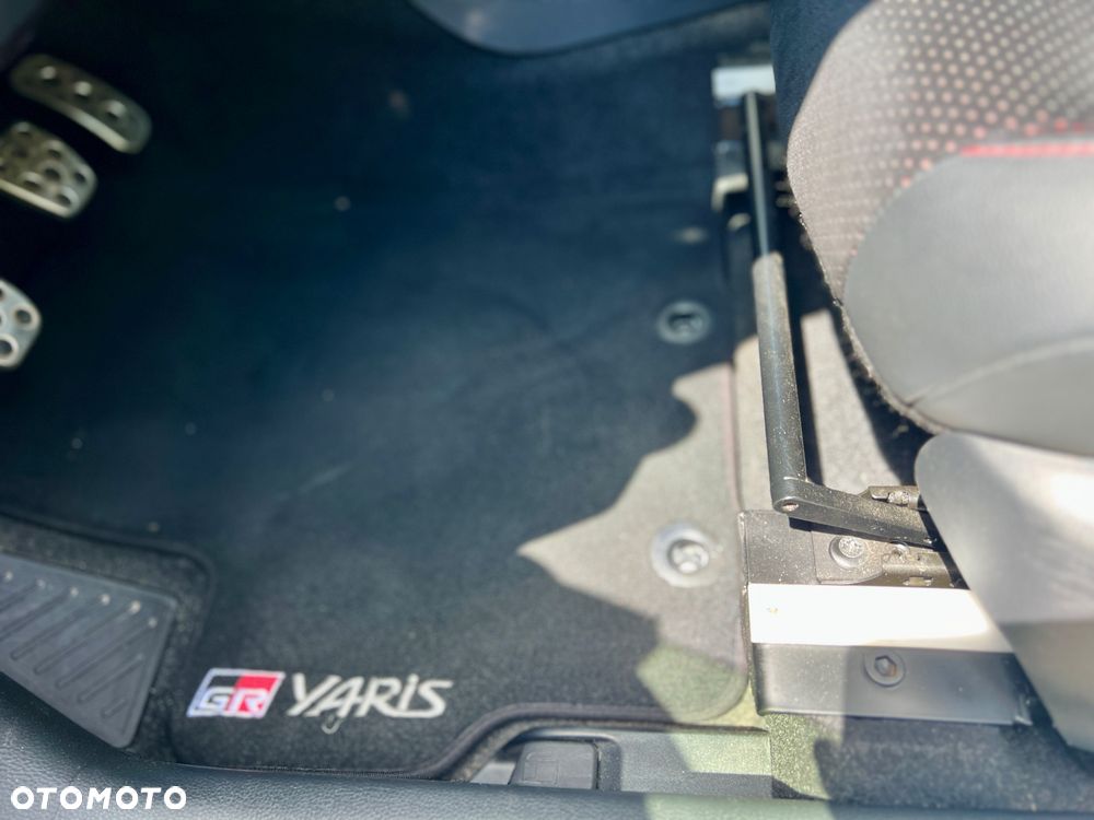Toyota GR Yaris - 16