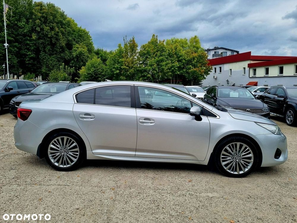 Toyota Avensis 1.8 Style - 4