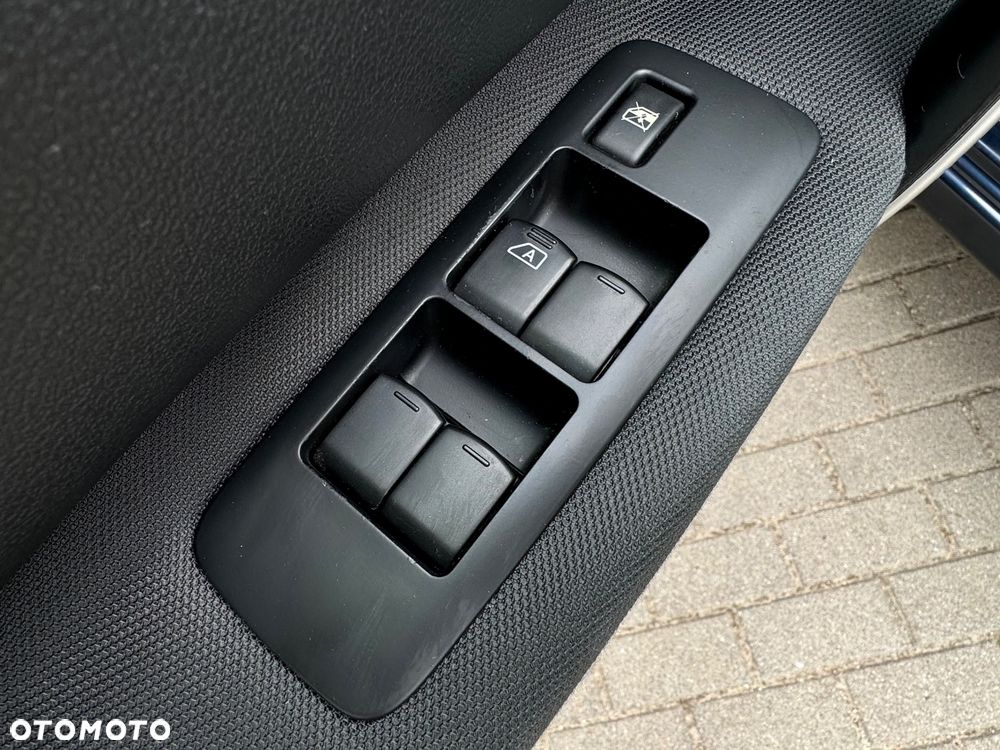 Nissan Qashqai 2.0 dCi DPF tekna - 32