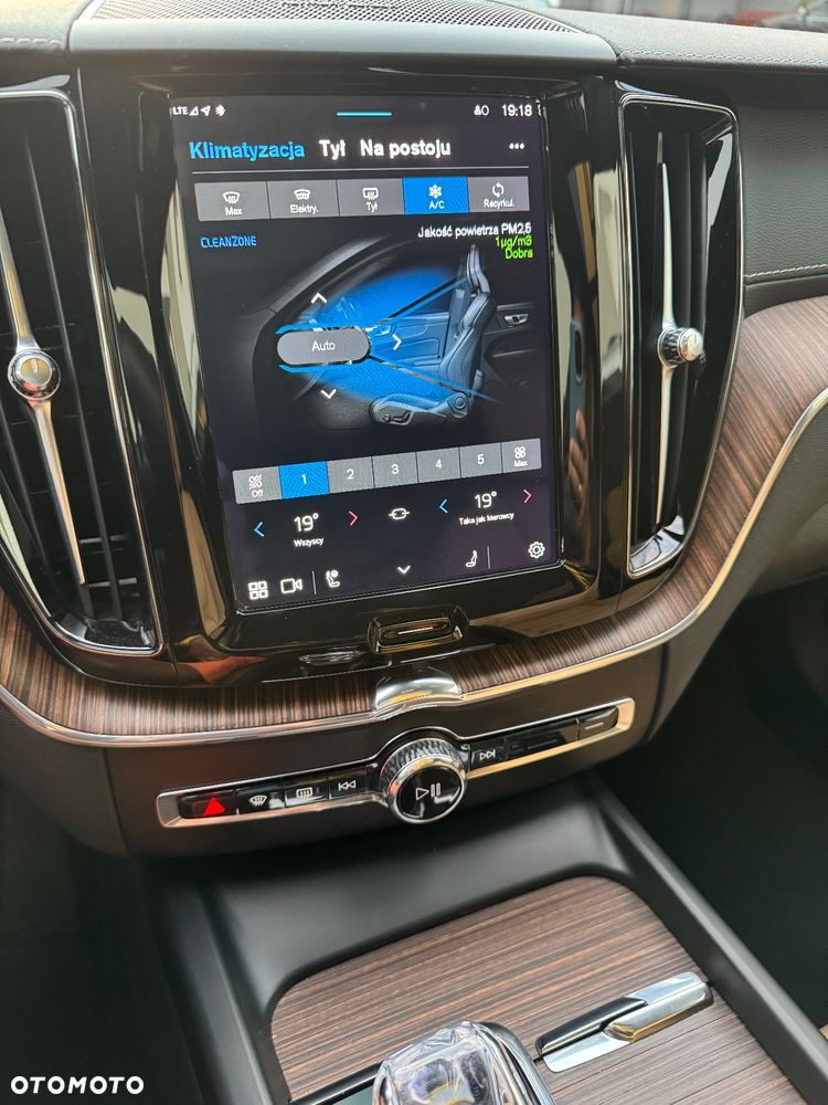 Volvo XC 60 D5 AWD Inscription - 4