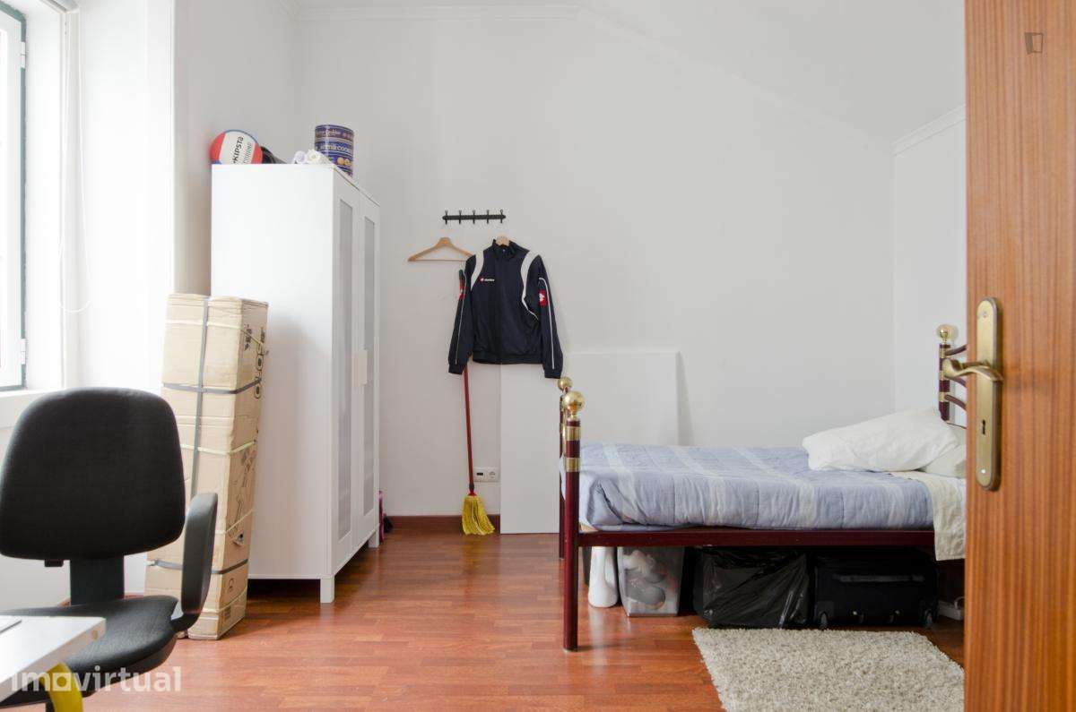 Quarto - localizado em Alcântara Lisbon - Grande imagem: 4/19