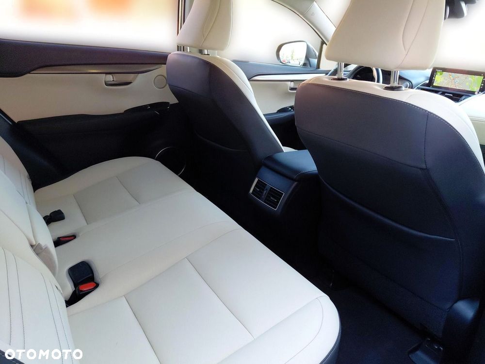 Lexus NX 300 F Impression AWD - 24