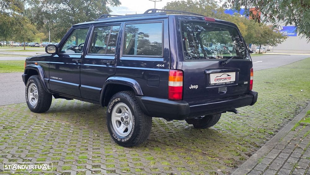 Jeep Cherokee 2.5 TD Sport Oficial - 9