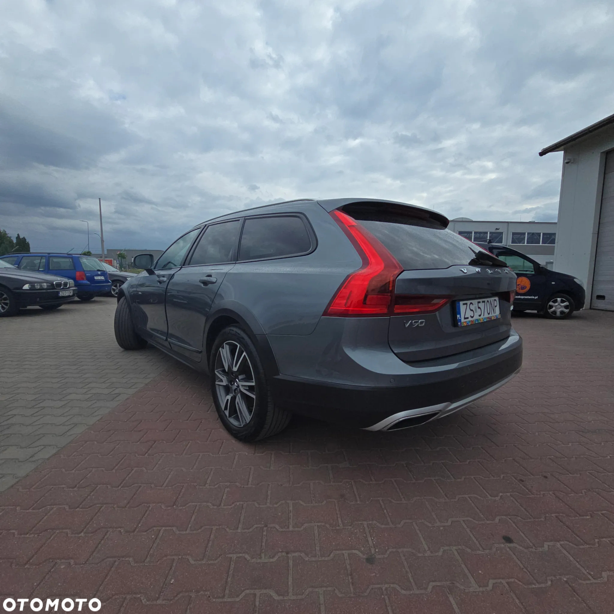 Volvo V90 - 2