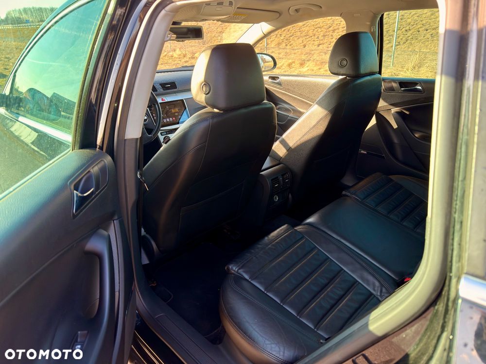 Volkswagen Passat 2.0 TDI DPF Highline - 10