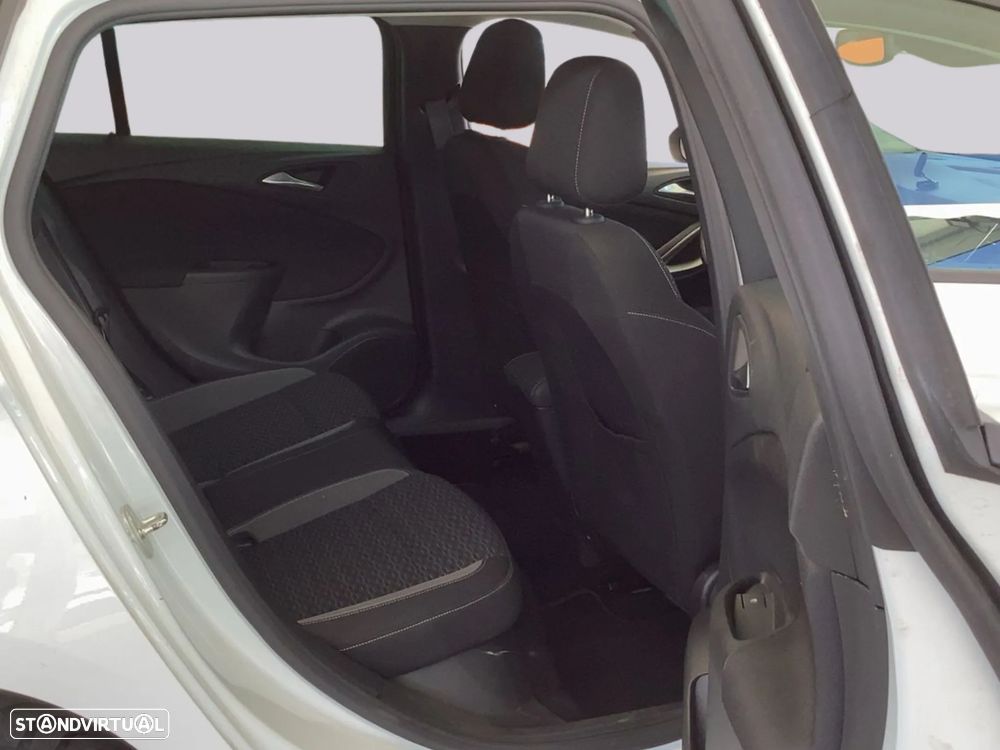 Opel Astra Sports Tourer - 8