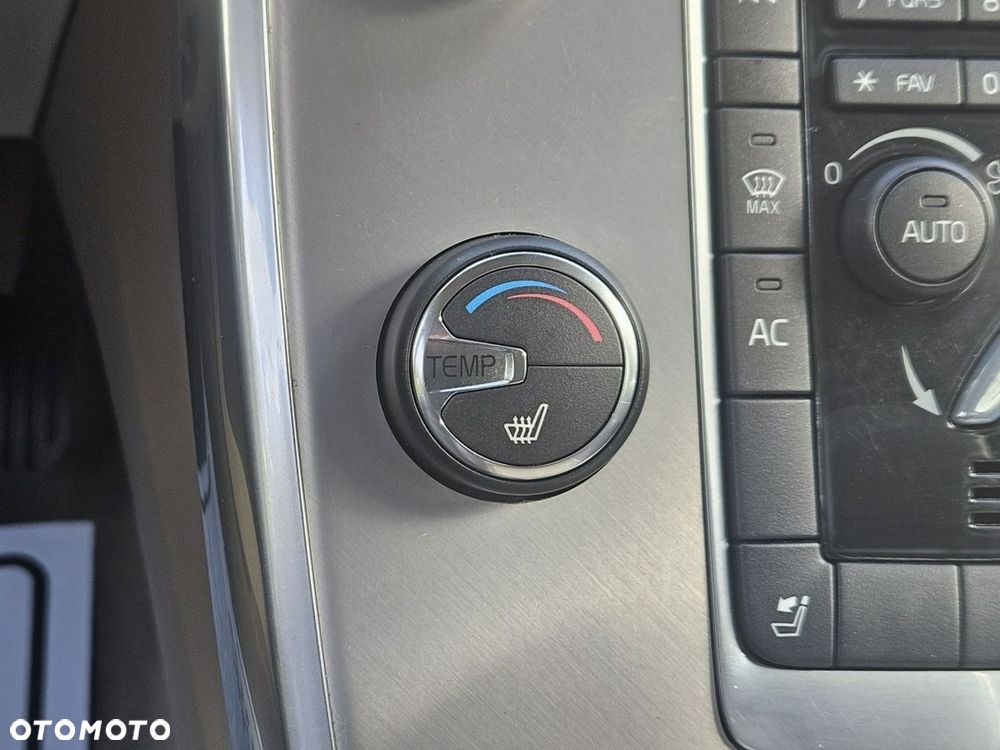 Volvo XC 70 D4 Geartronic Summum - 23