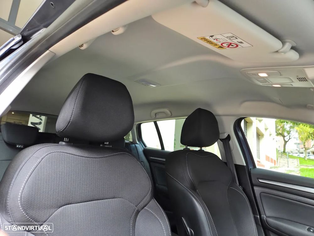 Renault Mégane Sport Tourer 1.6 E-Tech Plug-In Zen - 23