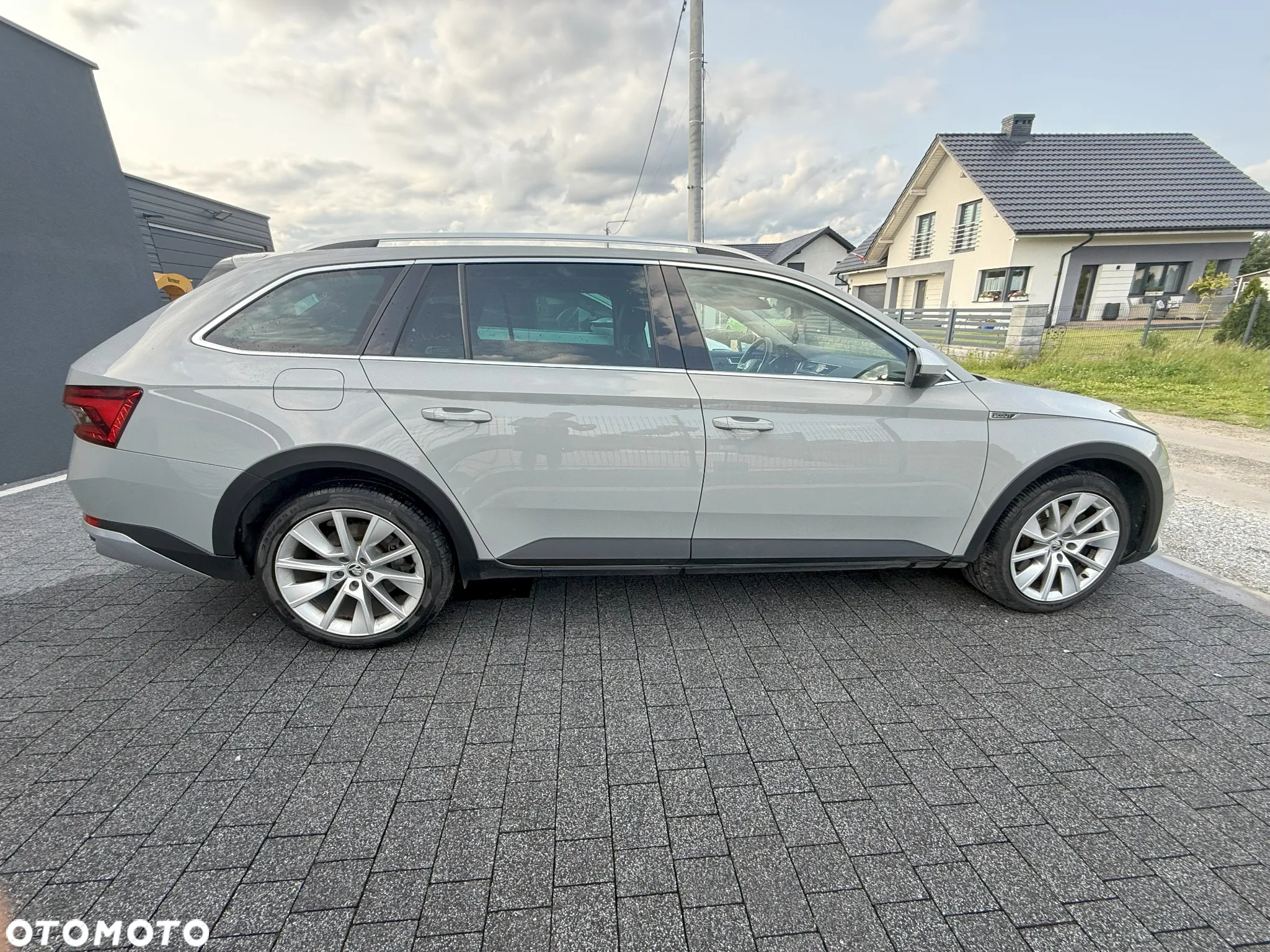 Skoda Superb 2.0 TSI 4x4 Scout DSG - 13