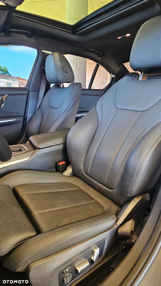 BMW Seria 3 330i xDrive Sport Line - 14