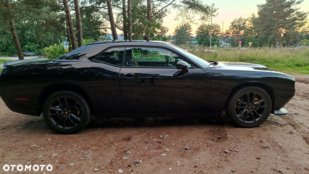 Dodge Challenger - 4