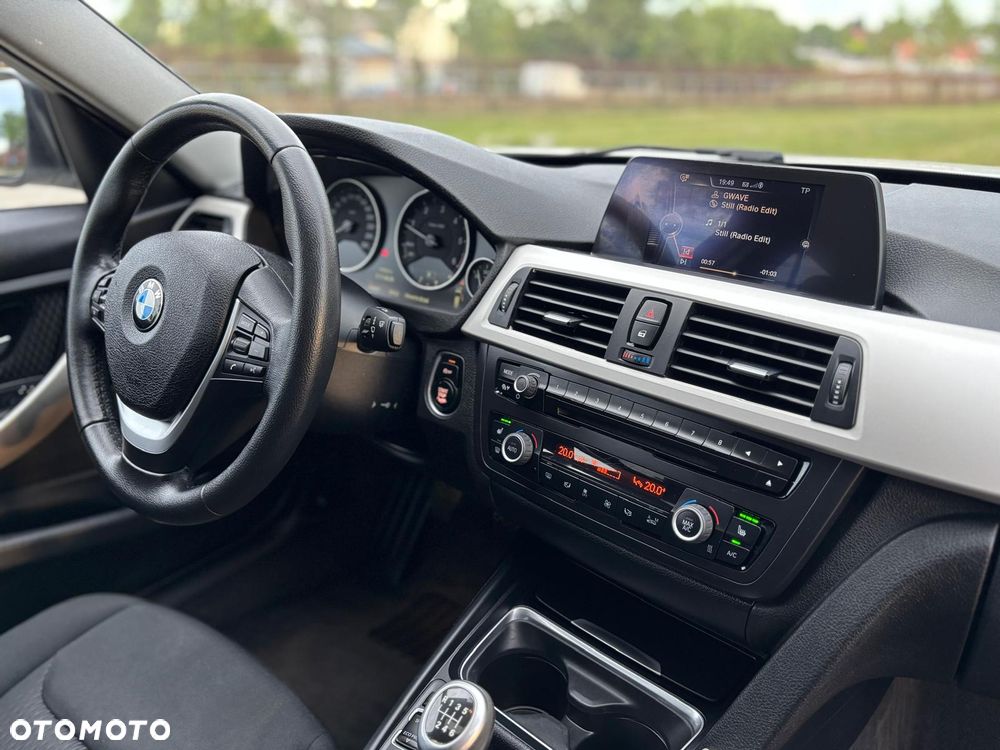 BMW Seria 3 318d Blue Performance Sport Line - 9