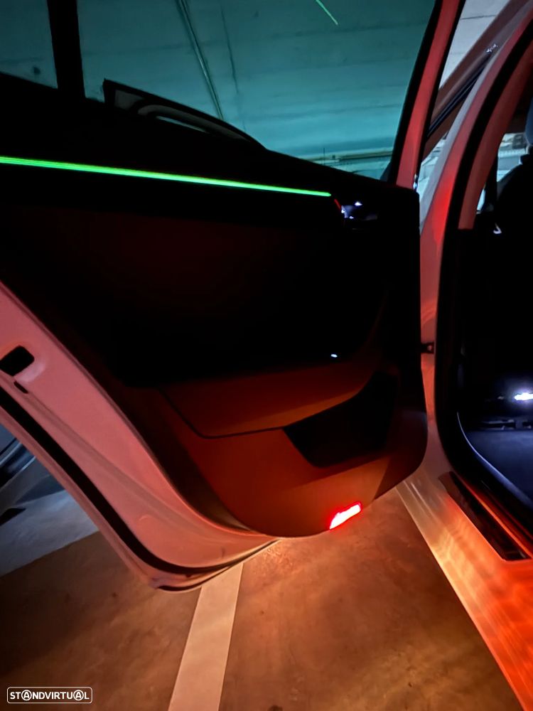 Skoda Superb Break 2.0 TDI Laurin&Klement DSG - 28