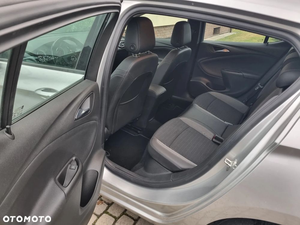 Opel Astra 1.2 T Business Elegance S&S - 15