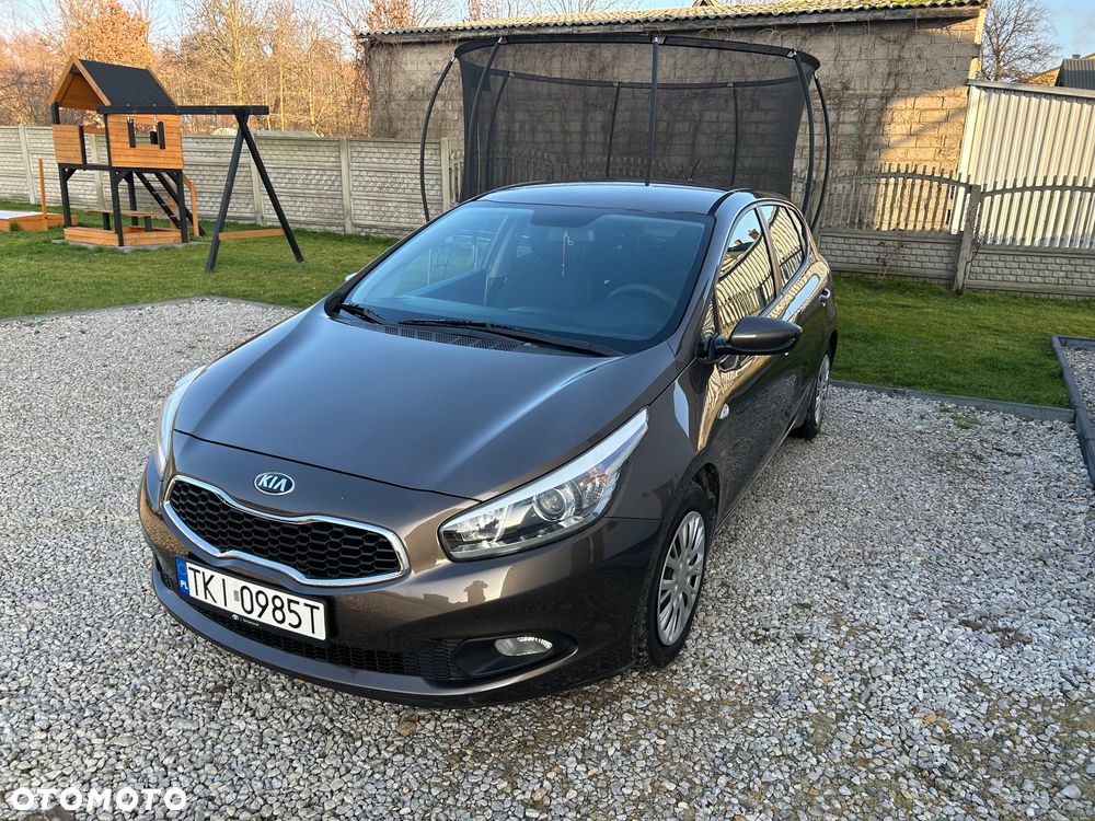 Kia Ceed - 4