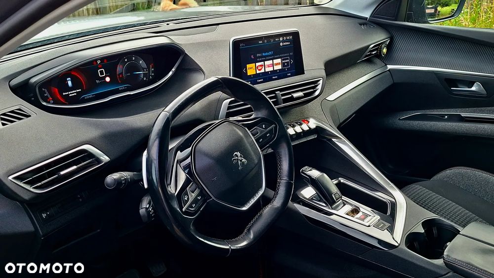 Peugeot 3008 1.6 BlueHDi Active S&S EAT6 - 10